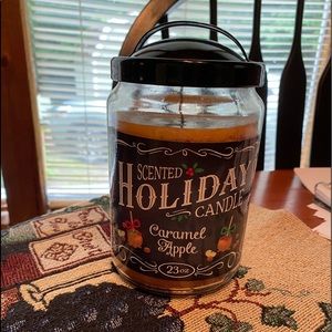 NWOT Caramel Apple-Scented Holiday Candle